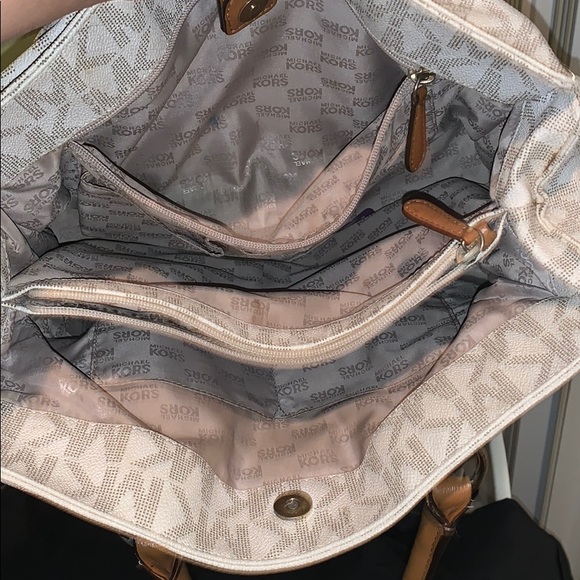 Michael Kors Bag - Picture 3 of 6